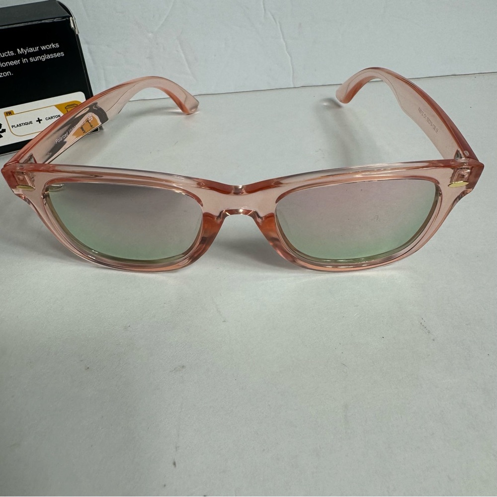 NWT. Polarized Womens pink Sunglasses Square Anti Glare UV400